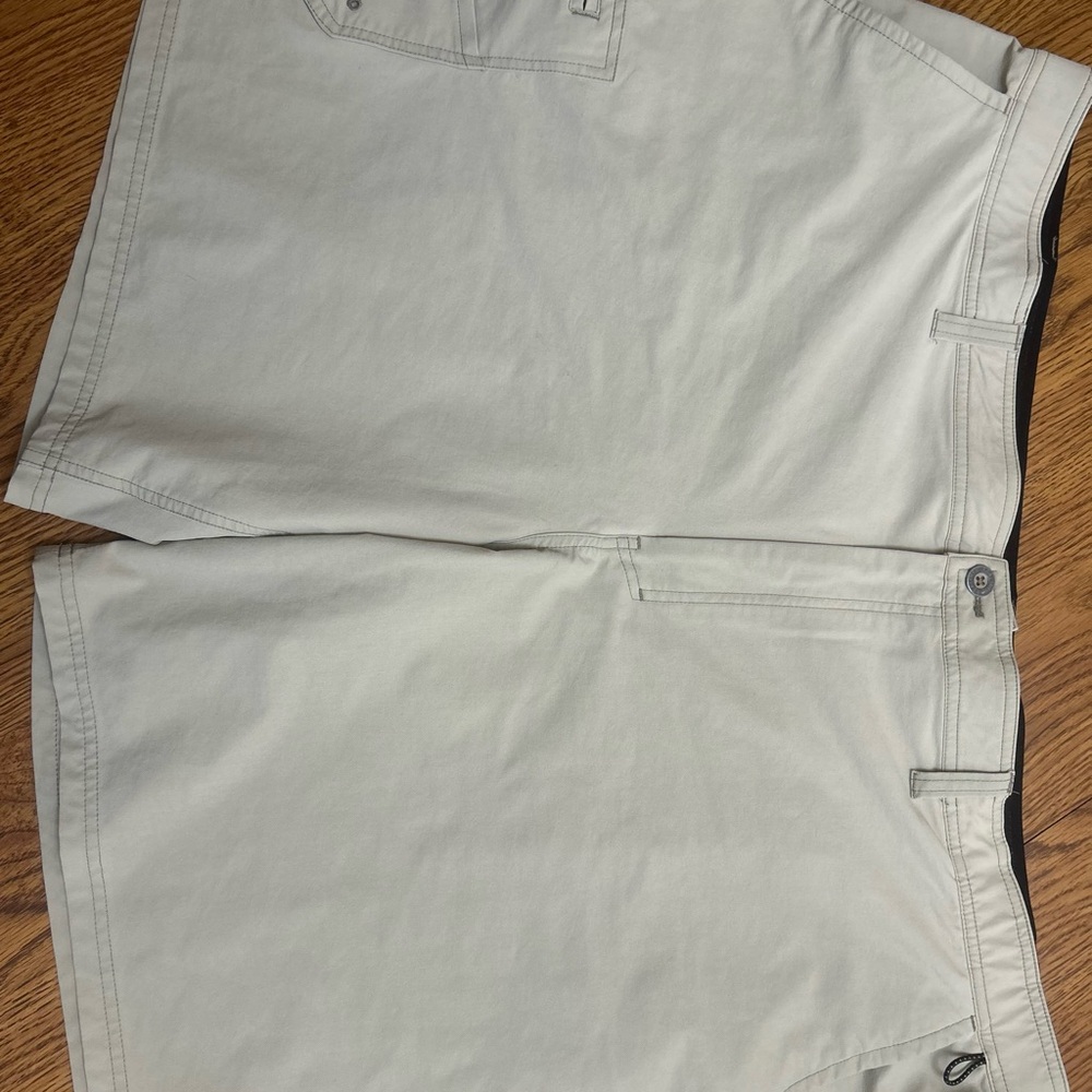 Realtree Beige Fisherman Shorts 3X - Picture 3 of 6